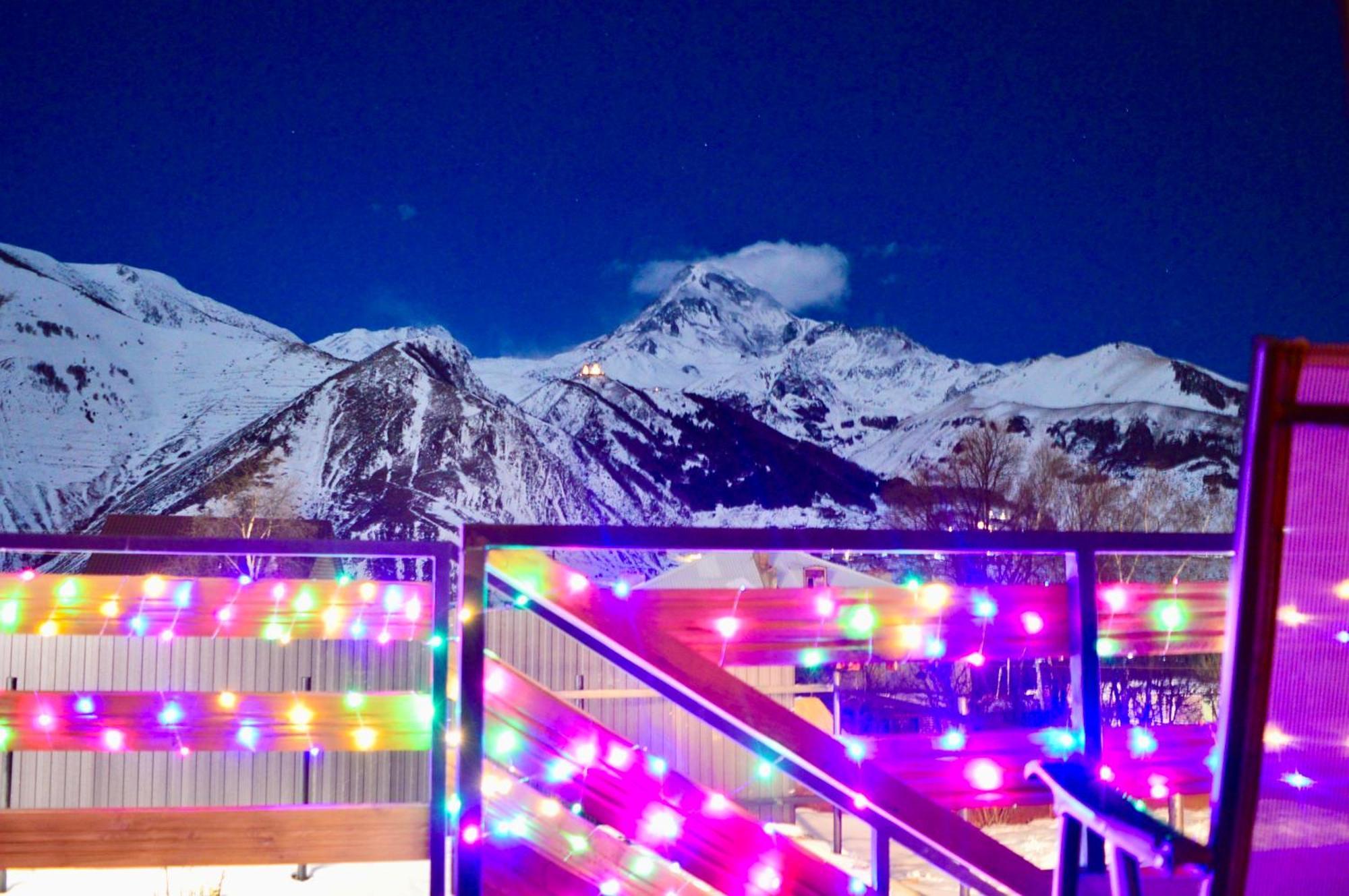 Smart Via Kazbegi Stepantsminda Exterior foto